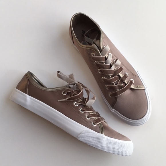 Mossimo Supply Co. Shoes - Mossimo Jena Velvet Lace Pewter Sneakers New